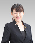 弁護士 的場 理依