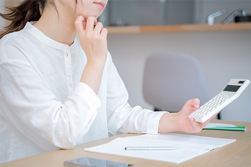 休業補償の計算方法は? 平均賃金の6割以上である休業手当との違い