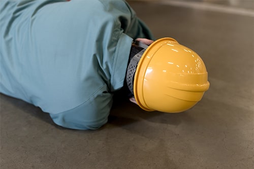 障害年金と労災保険は両方受給できる！ ただし併給調整に注意